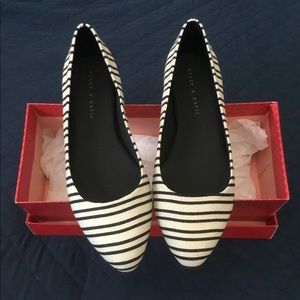 KELLY & KATIE Pirassa Flats